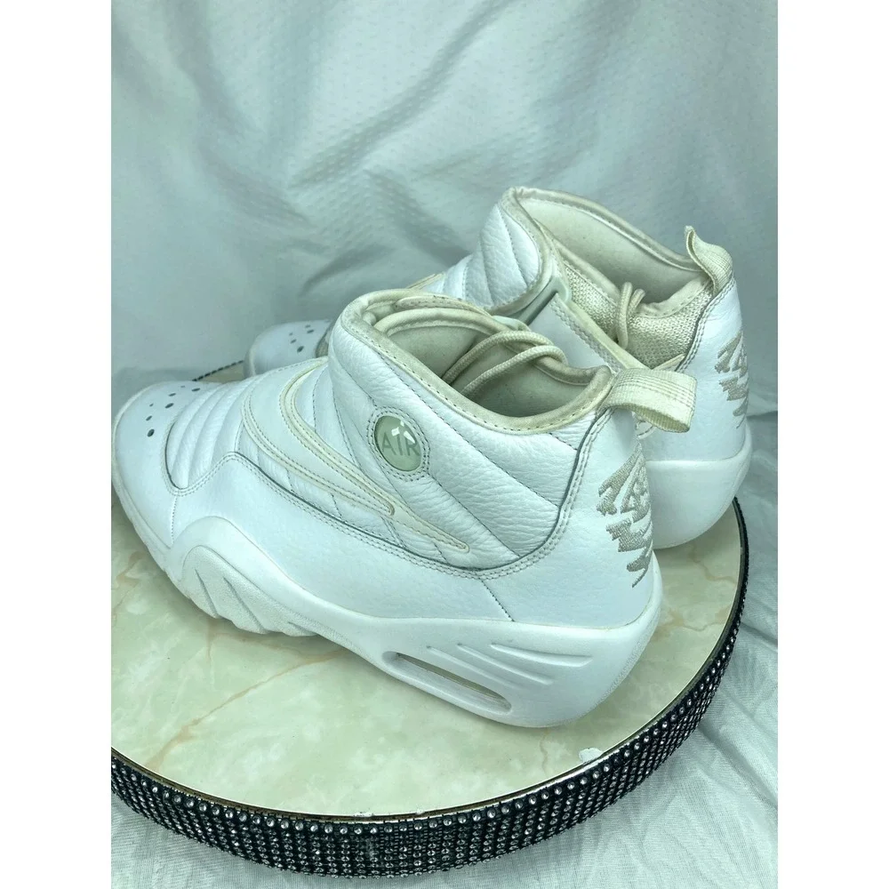Nike Air Shake Ndestrukt Basketball Shoes Mens 10 Triple White High Top Sneakers